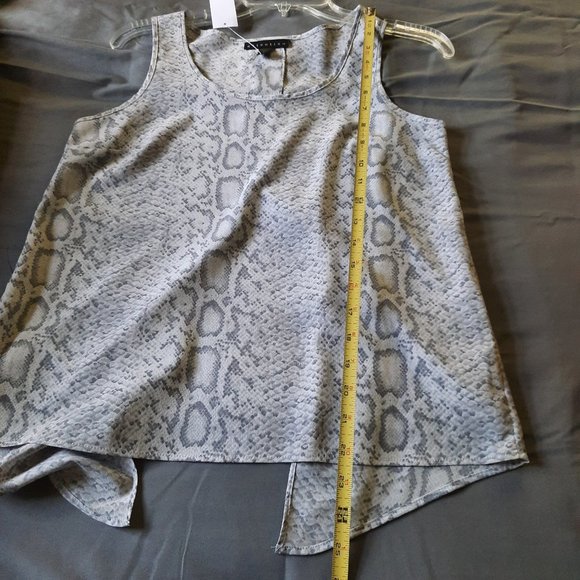 ATTENTION Snakeskin Split Back Shell Tank NWT! - Size XS - Picture 14 of 16